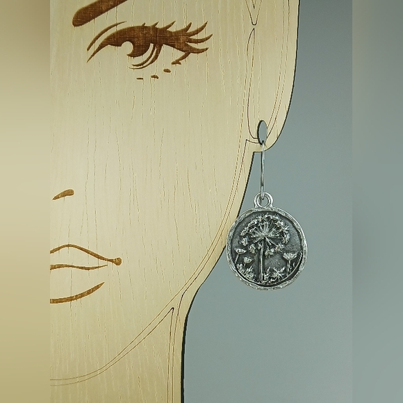 HAND CRAFTED Rustic Boho Silver Dandelion Botanical Dangle Earrings - Picture 5 of 6